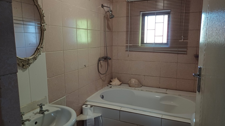  Bedroom Property for Sale in Bodorp Western Cape